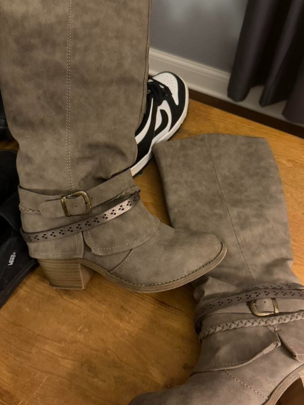 @MADILLY Women's Black and Brown Boots